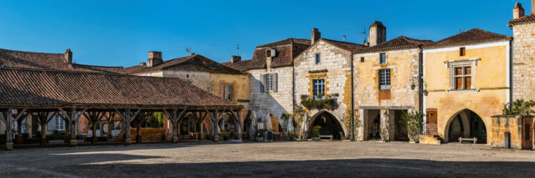 15204-france-dordogne-halle-et-place-des-arcades-de-la-bastide-medievale-de-monpazier-panorama-sentucq-h